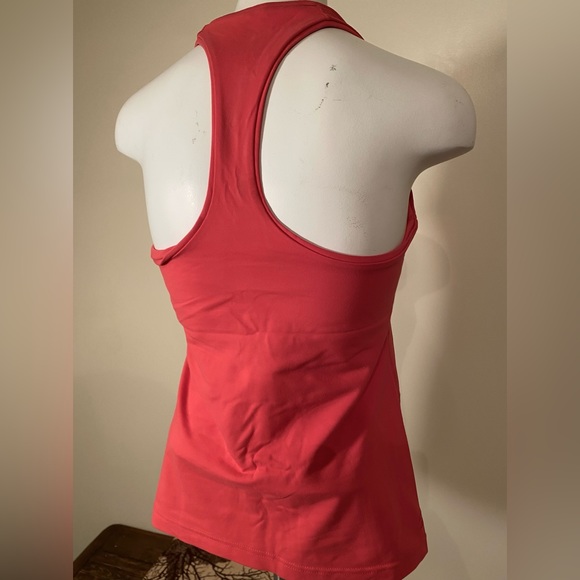 Tonic Active Yoga Top with Built in Shelf Bra Size Medium in EUC - Picture 11 of 12